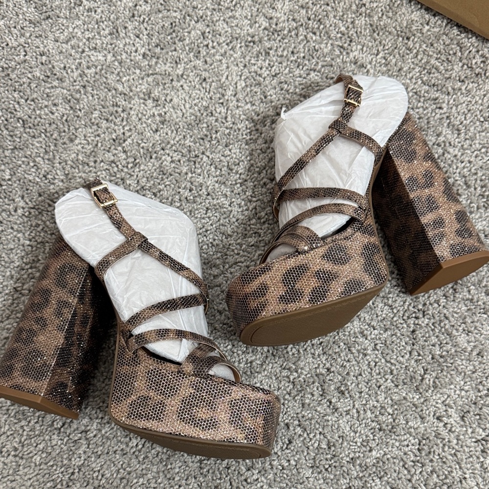 Jessica Simpson Heel